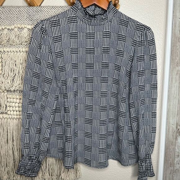 Forever 21 Monochrome Houndstooth Blouse (Small) - Picture 1 of 5